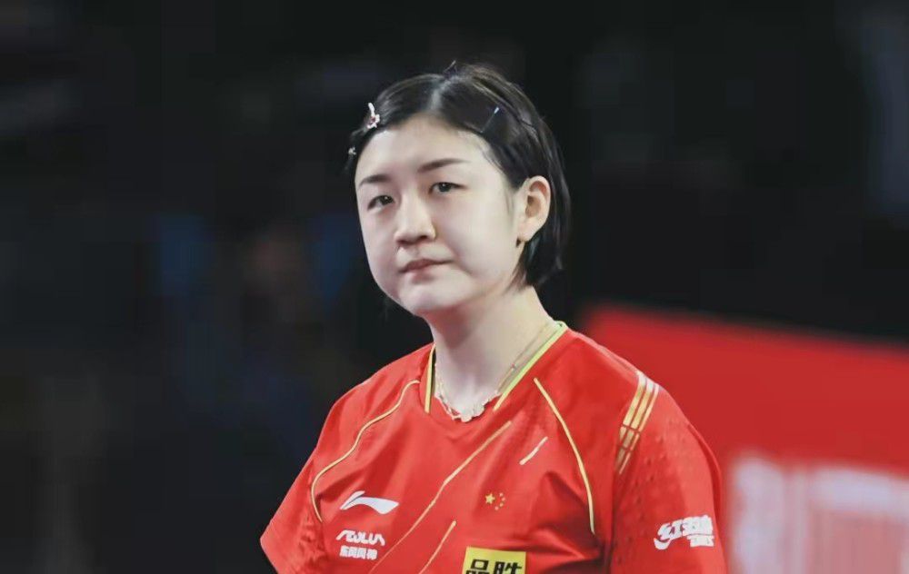 ”特别视频，双胞胎哥哥熙旺（此沙 饰）以自述口吻，揭开了反派团如暗影版潜伏的隐秘日常。